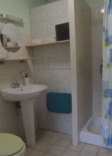 photo 3 Location entre particuliers Concarneau gite Bretagne Finistre salle de bain