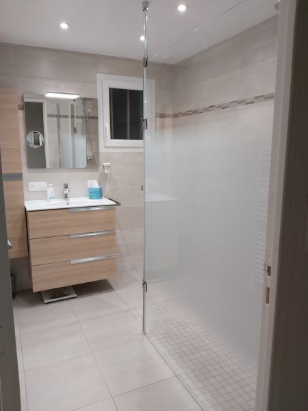 photo 12 Location entre particuliers Paimpol villa Bretagne Ctes d'Armor salle de bain 1