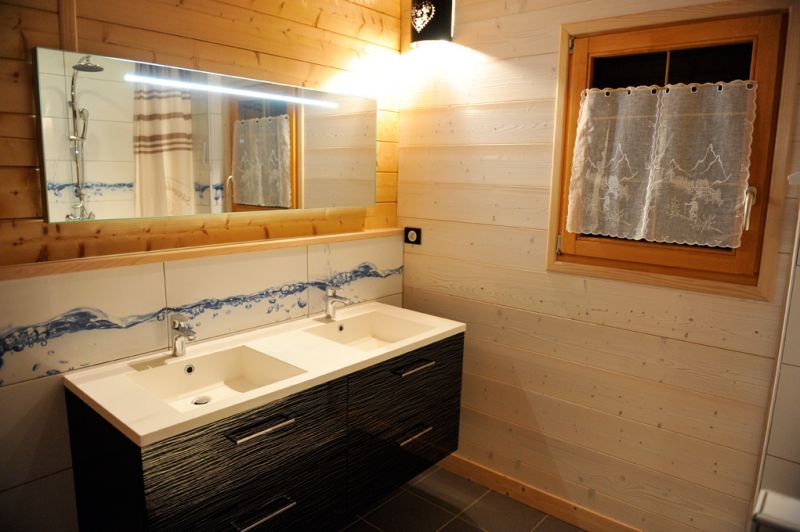 photo 11 Location entre particuliers Grardmer chalet Lorraine Vosges salle de bain 2