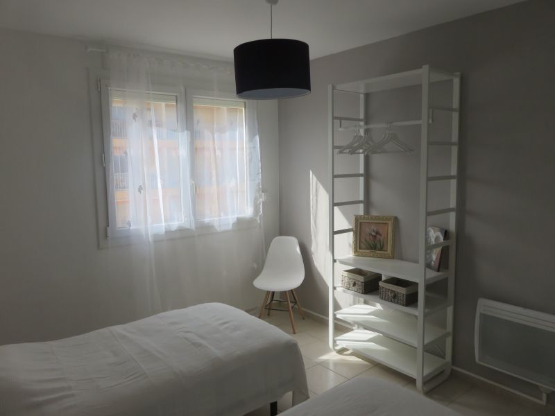 photo 10 Location entre particuliers Le Lavandou appartement Provence-Alpes-Cte d'Azur Var chambre 2