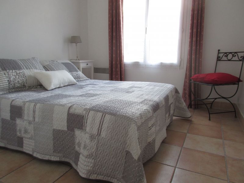 photo 8 Location entre particuliers Hyres appartement Provence-Alpes-Cte d'Azur Var chambre 1