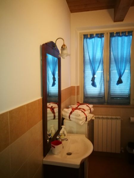 photo 27 Location entre particuliers Marotta maison Marches Pesaro Urbino (province de) salle de bain 1