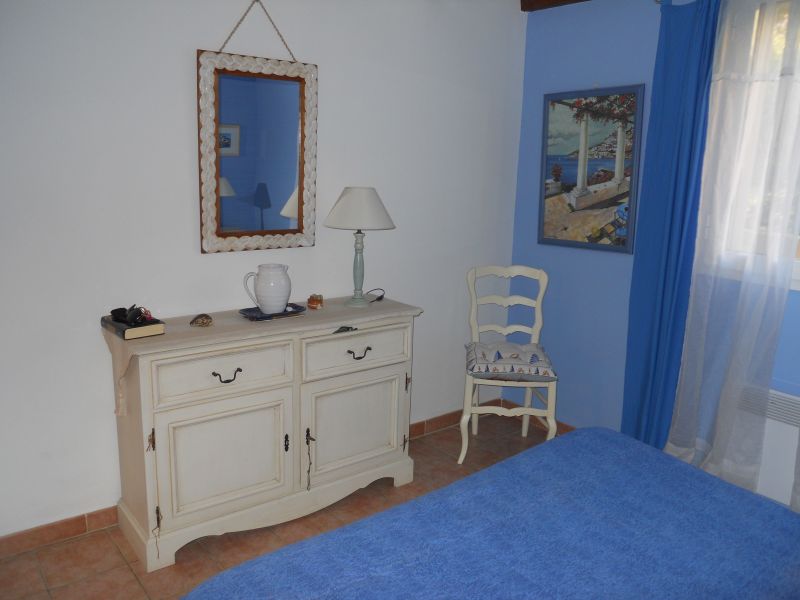 photo 3 Location entre particuliers Ile Rousse appartement Corse Haute-Corse chambre
