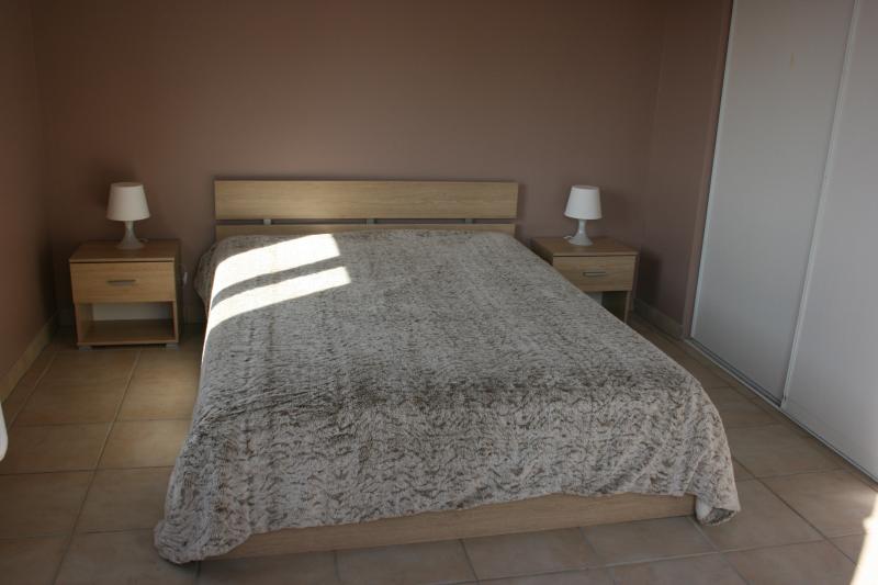 photo 4 Location entre particuliers Hyres appartement Provence-Alpes-Cte d'Azur Var chambre 1