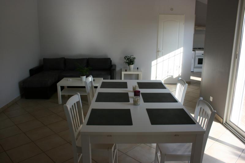 photo 5 Location entre particuliers Hyres appartement Provence-Alpes-Cte d'Azur Var Salle  manger