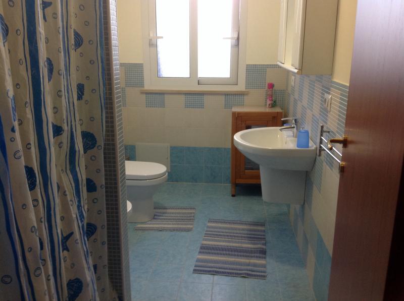 photo 13 Location entre particuliers Noto appartement Sicile Syracuse (province de) salle de bain 1