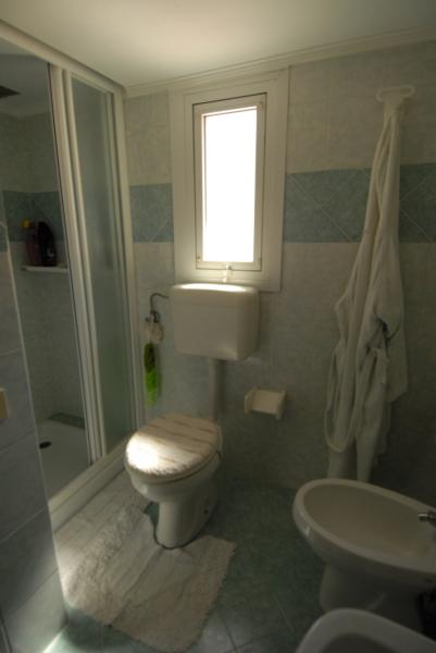 photo 2 Location entre particuliers Taggia appartement Ligurie Imperia (province d') salle de bain
