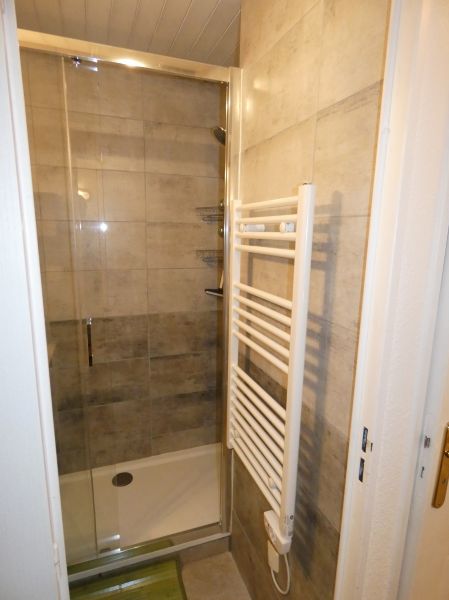 photo 14 Location entre particuliers Risoul 1850 appartement Provence-Alpes-Cte d'Azur Hautes-Alpes salle de bain 2