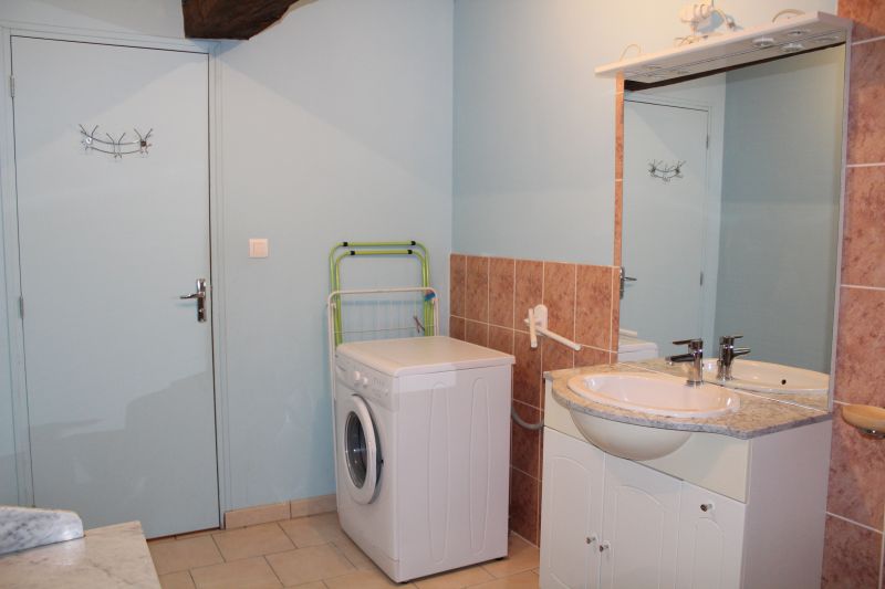 photo 19 Location entre particuliers Autun gite Bourgogne Sane et Loire salle de bain