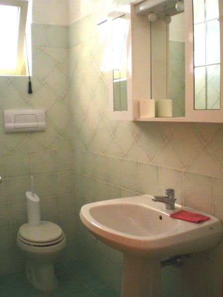 photo 8 Location entre particuliers Posada appartement Sardaigne Nuoro (province de) salle de bain 1