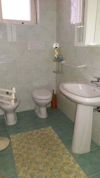 photo 24 Location entre particuliers Posada appartement Sardaigne Nuoro (province de) salle de bain 1