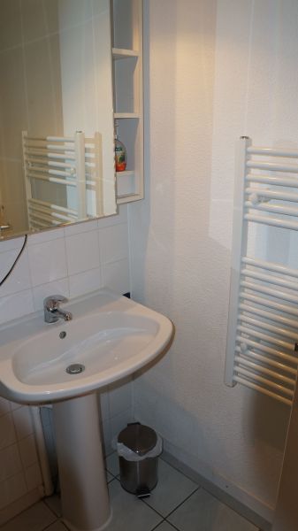 photo 10 Location entre particuliers Gruissan maison Languedoc-Roussillon Aude salle de bain