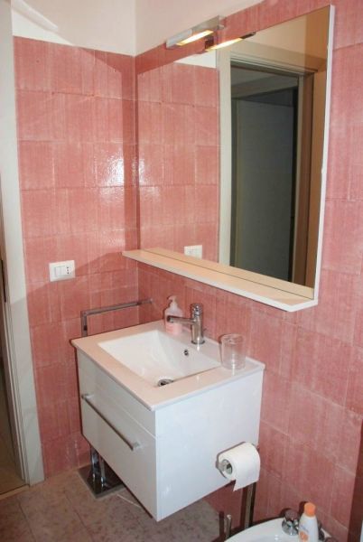 photo 3 Location entre particuliers San Vincenzo appartement Toscane Livourne (province de) salle de bain
