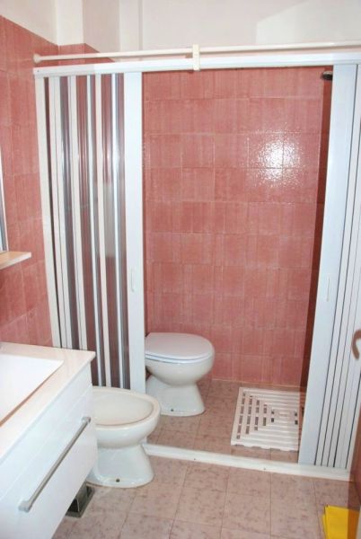 photo 4 Location entre particuliers San Vincenzo appartement Toscane Livourne (province de) salle de bain