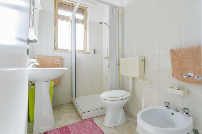 photo 11 Location entre particuliers Ugento - Torre San Giovanni appartement   salle de bain