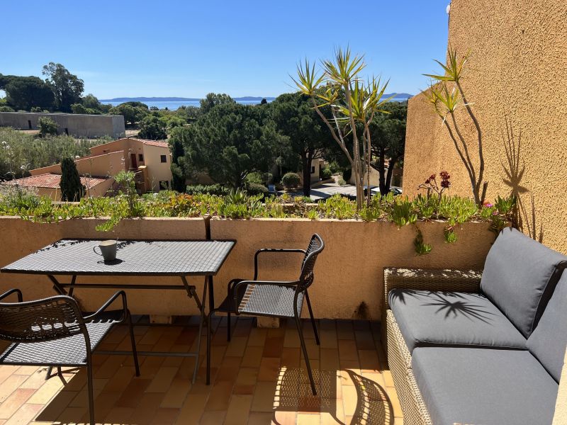 photo 0 Location entre particuliers Le Lavandou appartement Provence-Alpes-Cte d'Azur Var Vue de la terrasse