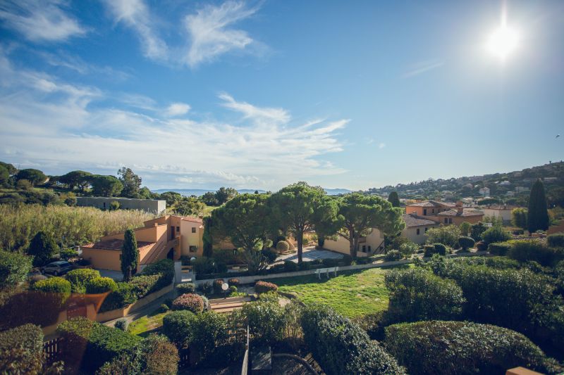 photo 7 Location entre particuliers Le Lavandou appartement Provence-Alpes-Cte d'Azur Var Vue de la terrasse