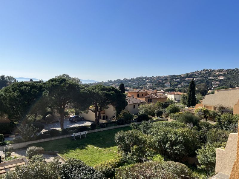 photo 12 Location entre particuliers Le Lavandou appartement Provence-Alpes-Cte d'Azur Var Vue de la terrasse