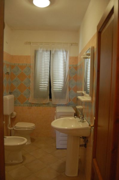 photo 16 Location entre particuliers Budoni appartement Sardaigne Olbia Tempio (province de) salle de bain