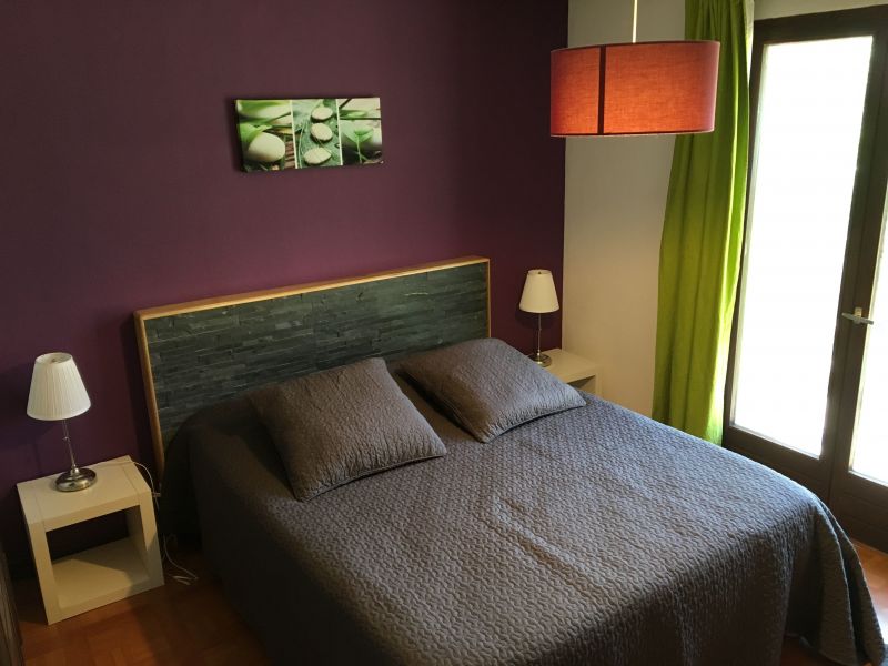 photo 14 Location entre particuliers Saint-Julien-de-Peyrolas villa Languedoc-Roussillon Gard chambre 1