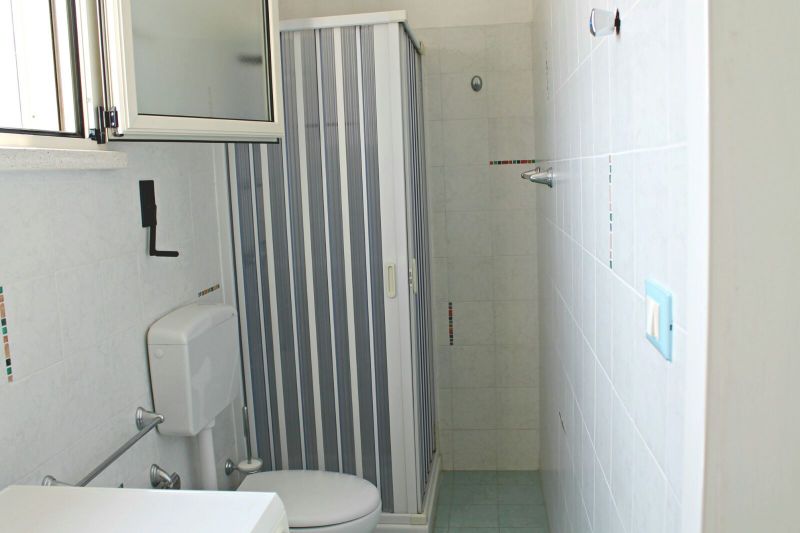 photo 8 Location entre particuliers Ugento - Torre San Giovanni appartement Pouilles Lecce (province de) salle de bain