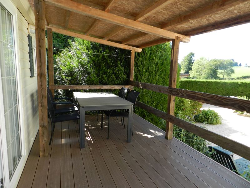 photo 4 Location entre particuliers Aurillac mobilhome Auvergne Cantal Terrasse