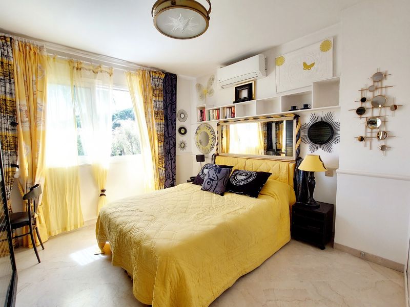 photo 11 Location entre particuliers Juan les Pins villa Provence-Alpes-Cte d'Azur Alpes-Maritimes chambre 2