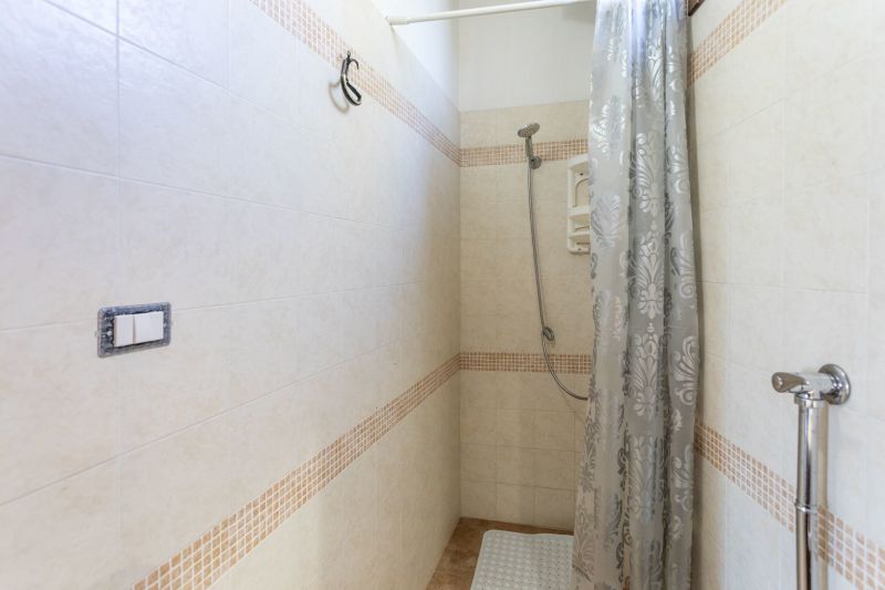 photo 15 Location entre particuliers Alliste appartement   salle de bain