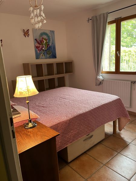 photo 8 Location entre particuliers Isle sur la Sorgue maison Provence-Alpes-Cte d'Azur Vaucluse chambre 2