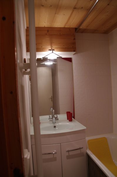 photo 17 Location entre particuliers Valmorel appartement Rhne-Alpes Savoie salle de bain