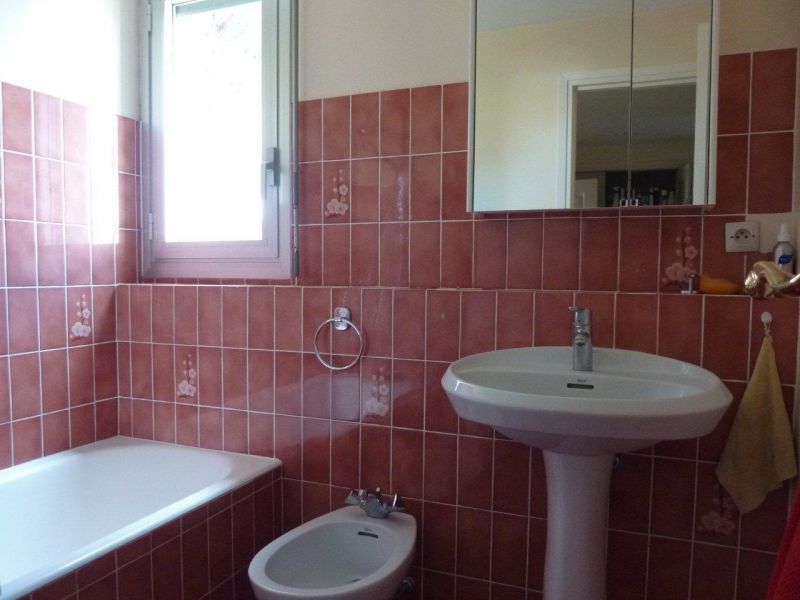 photo 4 Location entre particuliers Boulouris appartement Provence-Alpes-Cte d'Azur Var salle de bain