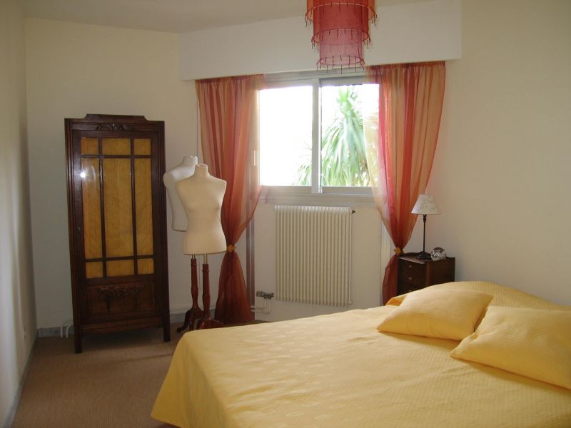 photo 9 Location entre particuliers Boulouris appartement Provence-Alpes-Cte d'Azur Var chambre 1