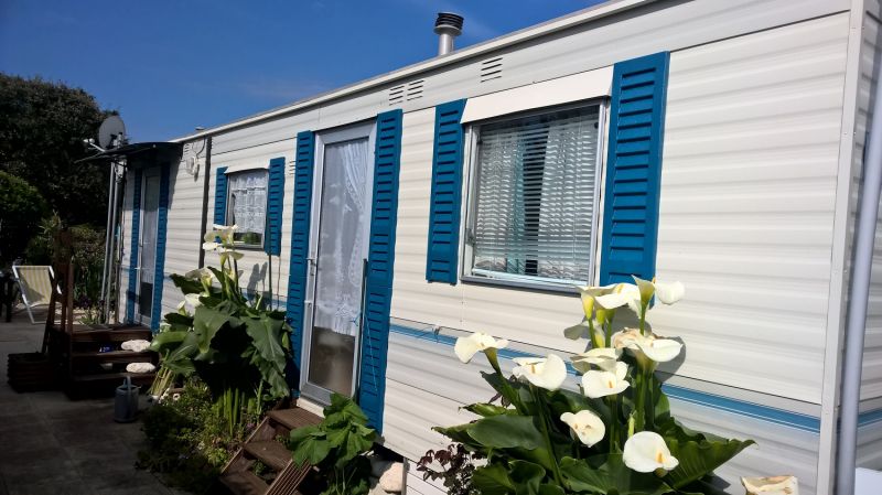 photo 5 Location entre particuliers La Cotinire mobilhome Poitou-Charentes Charente-Maritime Cour