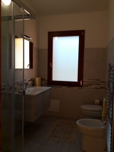 photo 12 Location entre particuliers Bosa appartement Sardaigne Oristano (province d') salle de bain