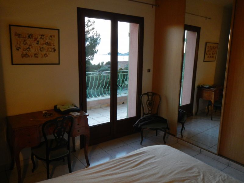 photo 19 Location entre particuliers Sanary-sur-Mer villa Provence-Alpes-Cte d'Azur Var chambre 2