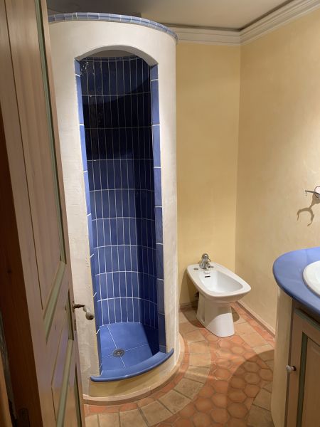 photo 9 Location entre particuliers Aups maison Provence-Alpes-Cte d'Azur Var salle de bain