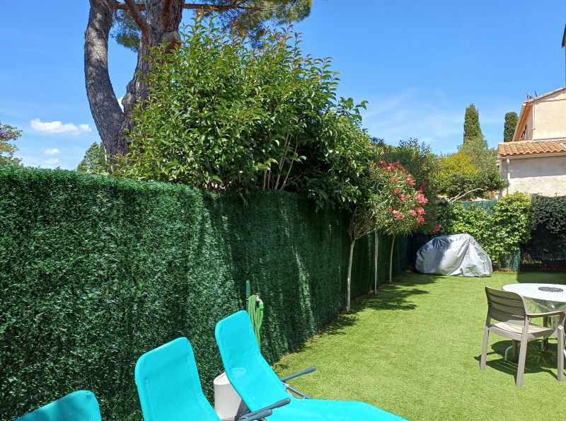 photo 15 Location entre particuliers Saint Cyr sur Mer appartement Provence-Alpes-Cte d'Azur Var Jardin