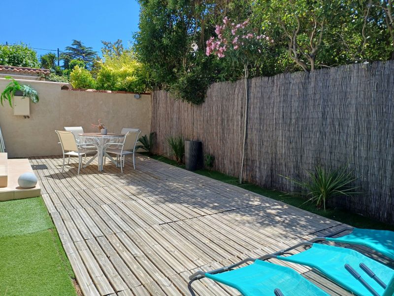 photo 27 Location entre particuliers Saint Cyr sur Mer appartement Provence-Alpes-Cte d'Azur Var Jardin