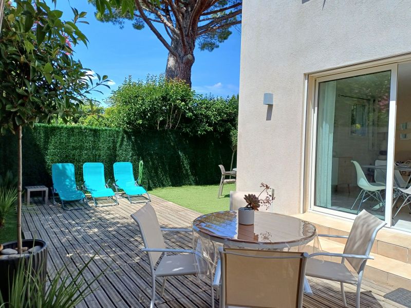 photo 19 Location entre particuliers Saint Cyr sur Mer appartement Provence-Alpes-Cte d'Azur Var Jardin