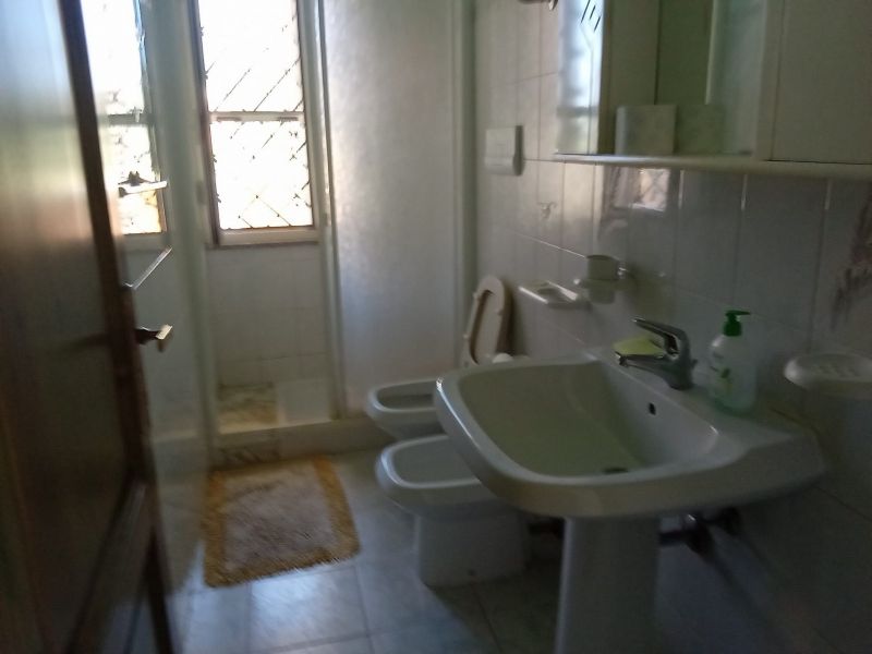 photo 4 Location entre particuliers La Caletta appartement Sardaigne Nuoro (province de) salle de bain