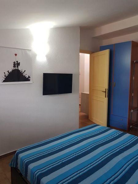 photo 8 Location entre particuliers La Caletta appartement   chambre