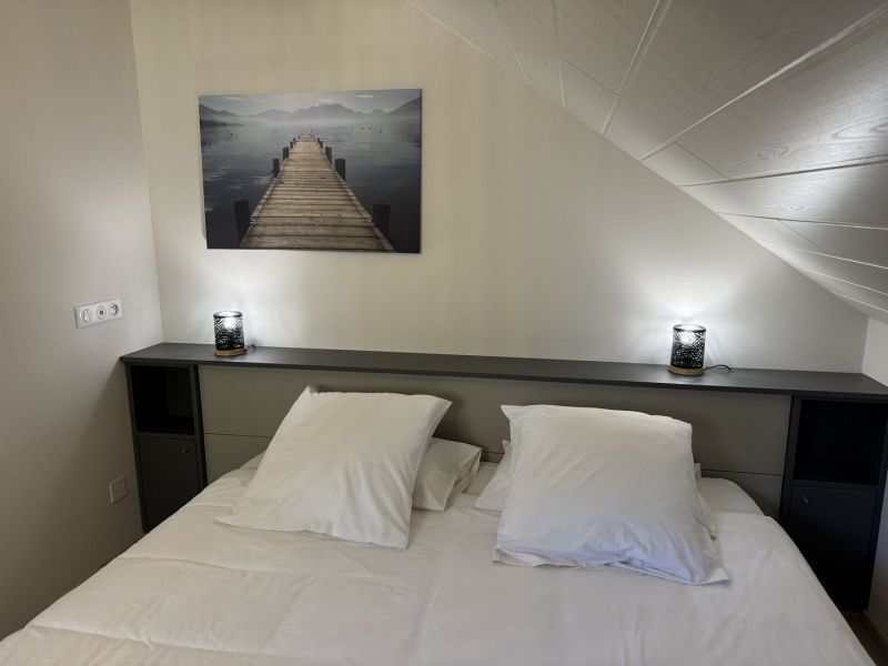 photo 3 Location entre particuliers Annecy gite Rhne-Alpes Haute-Savoie chambre 1