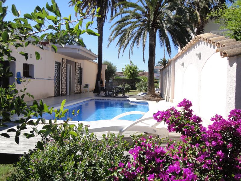 photo 0 Location entre particuliers Empuriabrava villa Catalogne Grone (province de) Jardin