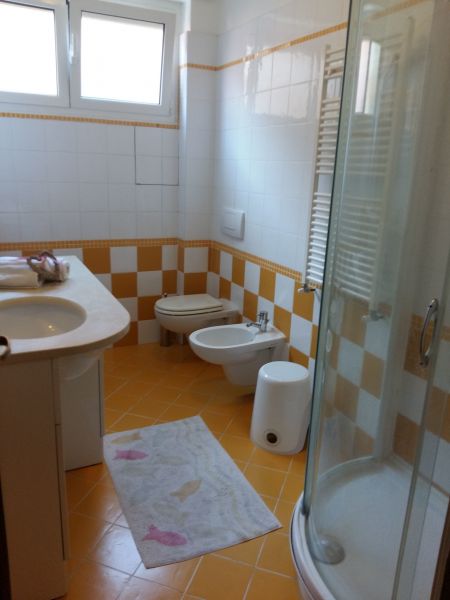 photo 16 Location entre particuliers Chiavari appartement Ligurie Gnes (province de) salle de bain 1