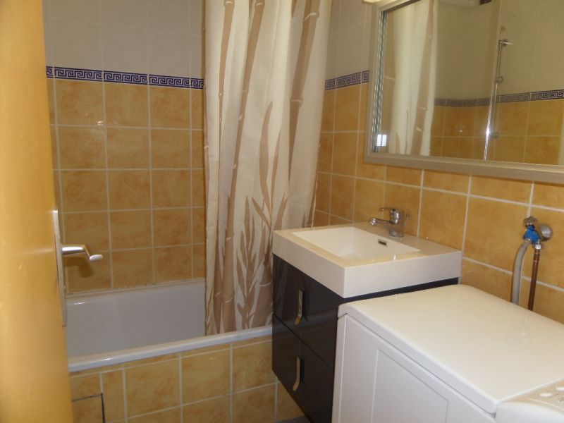 photo 11 Location entre particuliers Cap d'Agde appartement Languedoc-Roussillon Hrault salle de bain