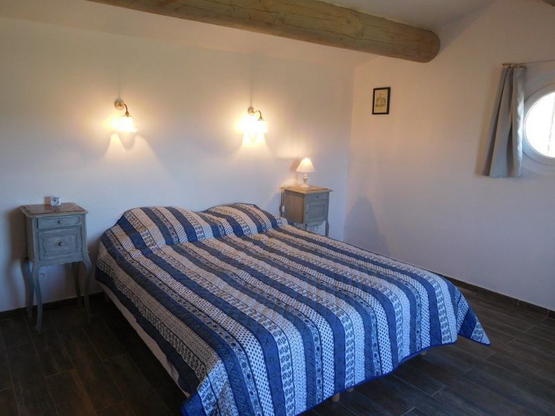 photo 12 Location entre particuliers Apt maison Provence-Alpes-Cte d'Azur Vaucluse chambre