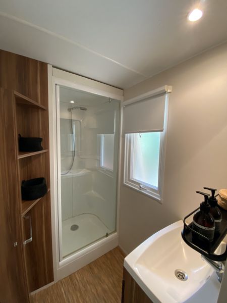 photo 18 Location entre particuliers Saint Tropez mobilhome Provence-Alpes-Cte d'Azur Var salle de bain