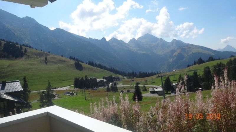 photo 11 Location entre particuliers Manigod-Croix Fry/L'tale-Merdassier appartement Rhne-Alpes Haute-Savoie Vue du balcon