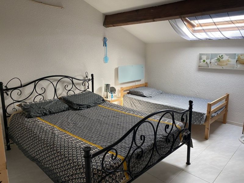 photo 11 Location entre particuliers Le Lavandou appartement Provence-Alpes-Cte d'Azur Var chambre 1