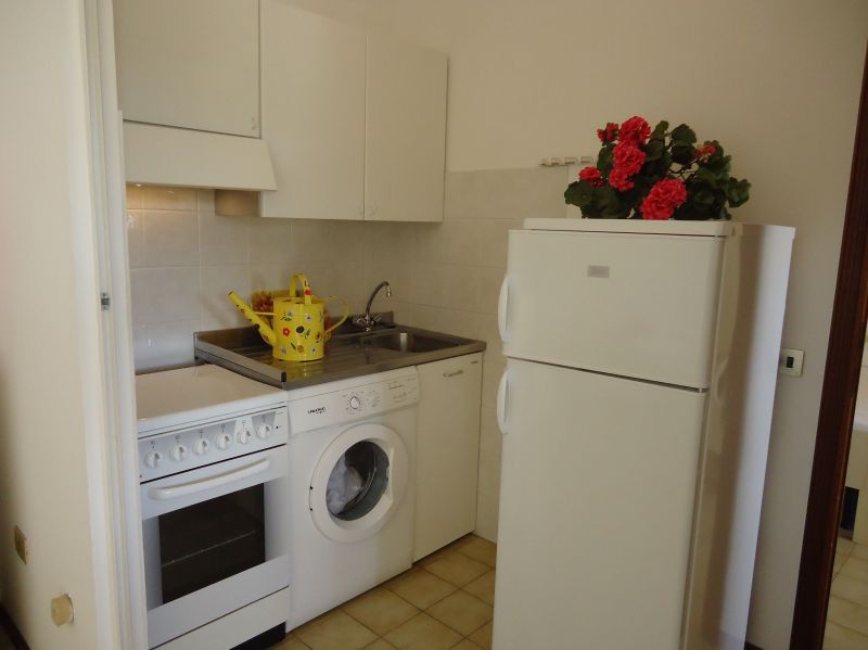 photo 2 Location entre particuliers Principina a Mare appartement   Coin cuisine